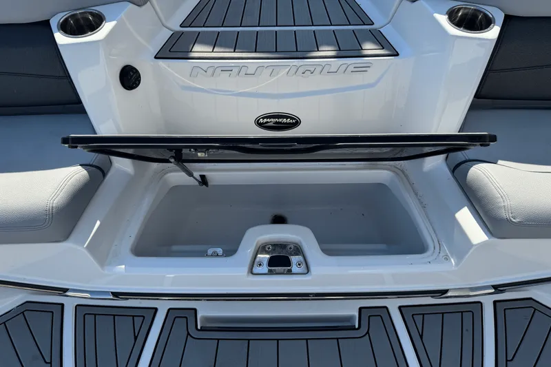 Slide: The Image of Nautique Super Air Nautique G23 2021 - 9