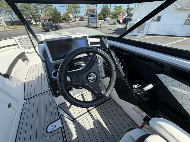 Slide: The Image of Yamaha 252 SD 2024 - 34