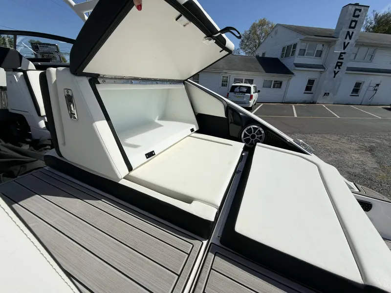 Slide: The Image of Yamaha 252 SD 2024 - 38