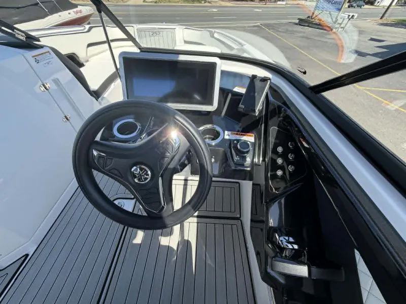Slide: The Image of Yamaha 252 SD 2024 - 20