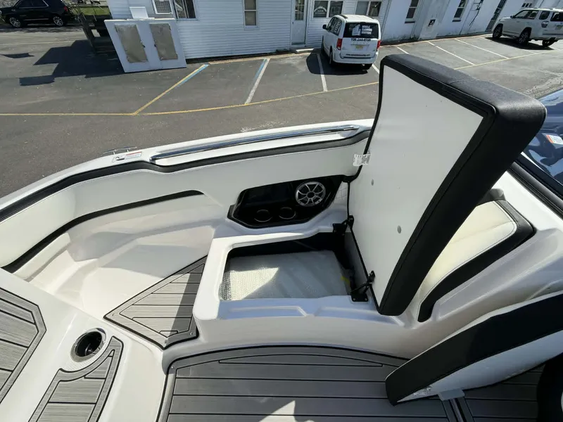 Slide: The Image of Yamaha 252 SD 2024 - 17
