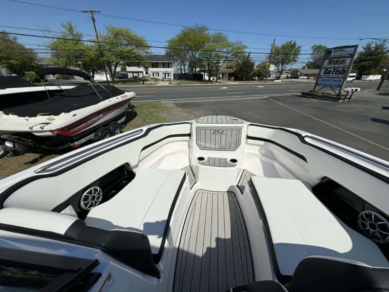 Slide: The Image of Yamaha 252 SD 2024 - 21