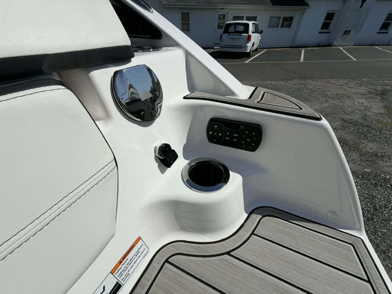 Slide: The Image of Yamaha 252 SD 2024 - 30