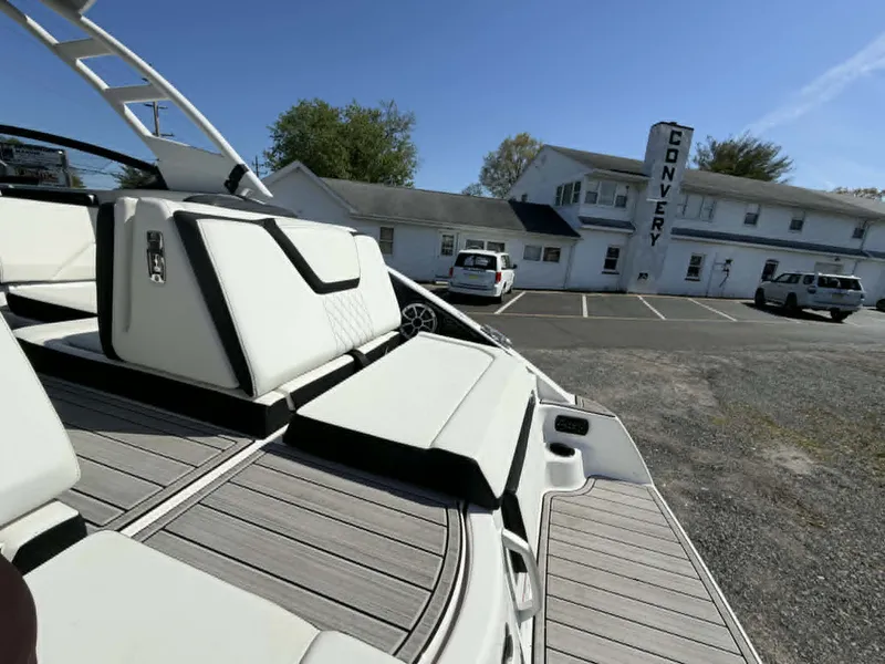 Slide: The Image of Yamaha 252 SD 2024 - 28