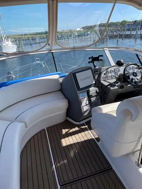 Slide: The Image of 2006 Cruisers Yachts 385 Motoryacht helm with Garmin navigation system. - 18