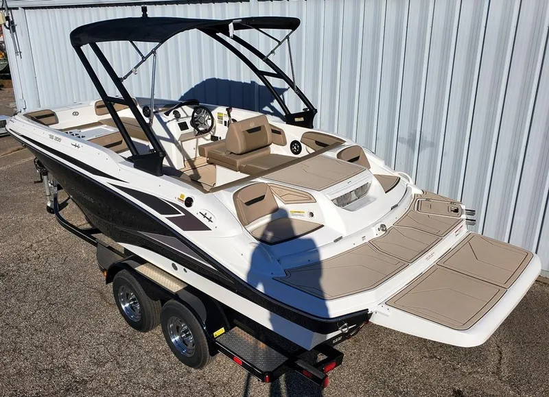 Slide: The Image of Marine Mat Flooring on swim platforms - 2