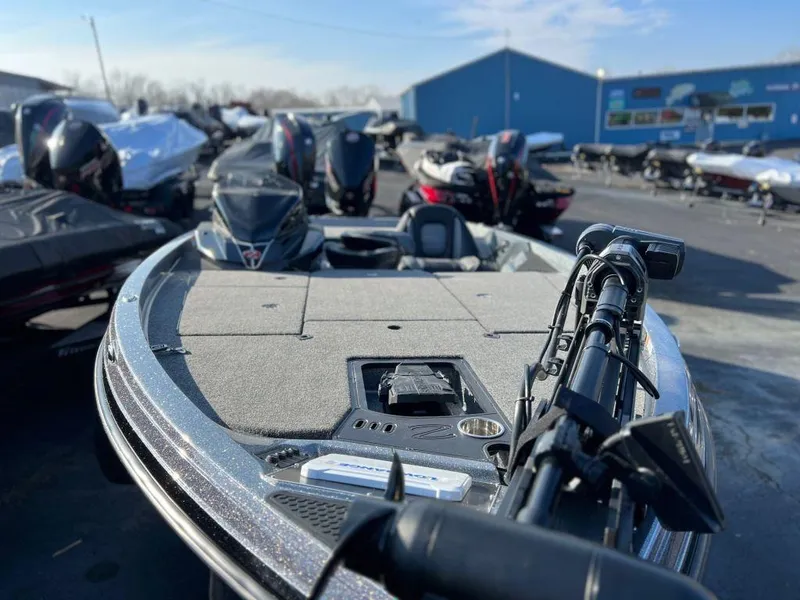 Slide: The Image of 2023 Ranger Z519 Ranger Cup Equipped boat in a dealership lot. - 14