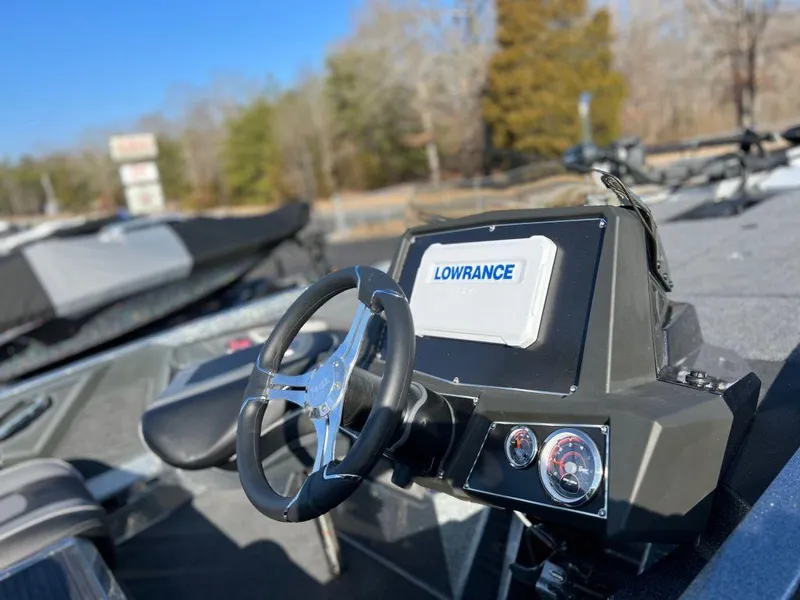 Slide: The Image of 2023 Ranger Z519 Ranger Cup Equipped boat dashboard with Lowrance electronics. - 7