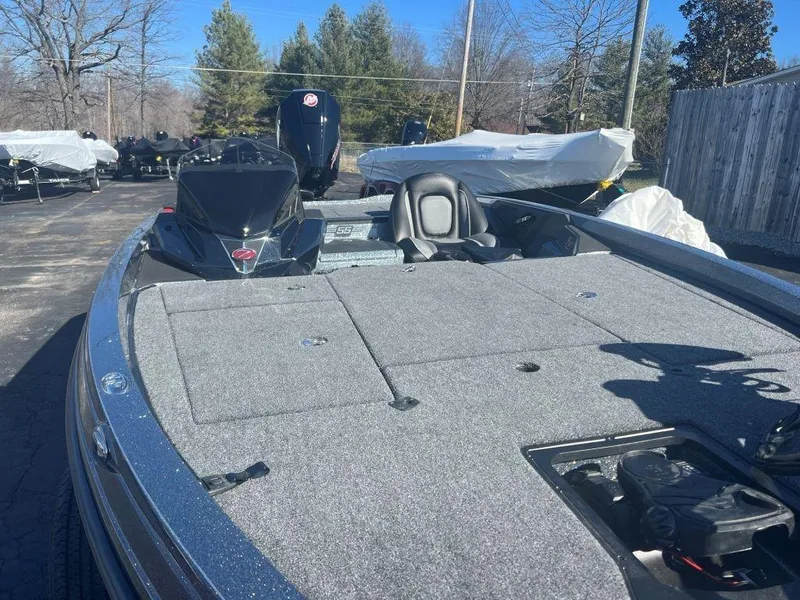 Slide: The Image of 2023 Ranger Z518 fishing boat with spacious deck and seating. - 6