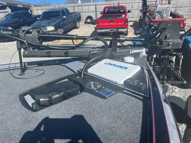 Slide: The Image of 2023 Ranger Z521R Cup Anniversary boat with Lowrance electronics and trolling motor. - 5
