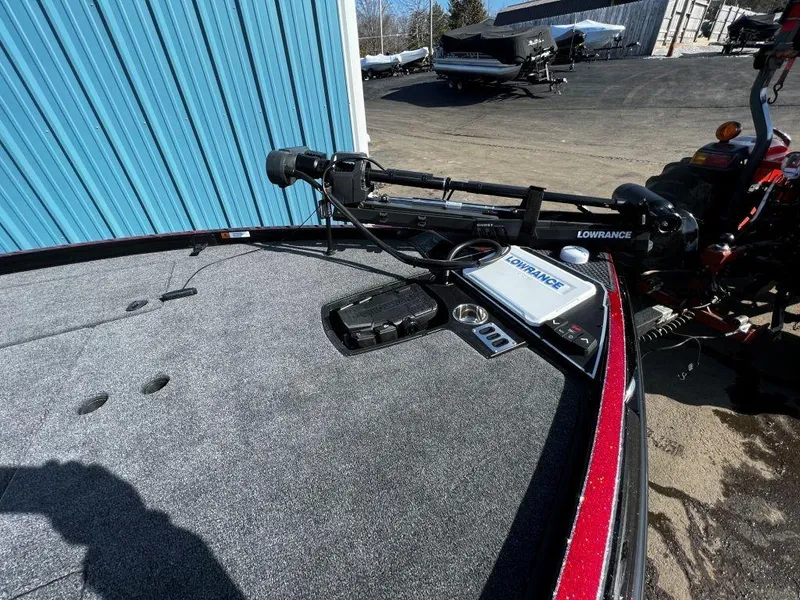 Slide: The Image of 2023 Ranger Z520R Ranger Cup Equipped boat with Lowrance electronics. - 16