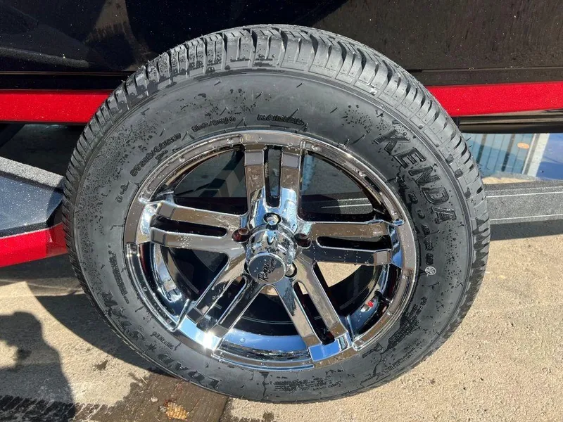 Slide: The Image of 2023 Ranger Z520R Ranger Cup Equipped chrome wheel with Kenda tire. - 20