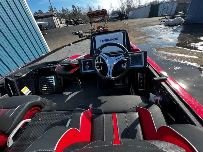 Slide: The Image of 2023 Ranger Z520R Ranger Cup Equipped boat interior with Lowrance electronics. - 9