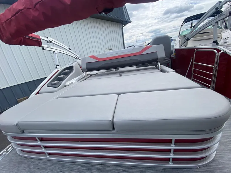 Slide: The Image of 2023 Bennington 21 SXSB pontoon boat with spacious sun deck. - 8