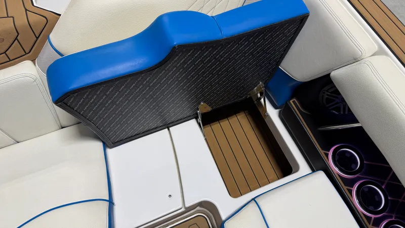 Slide: The Image of Nautique Super Air Nautique GS22 2021 - 36