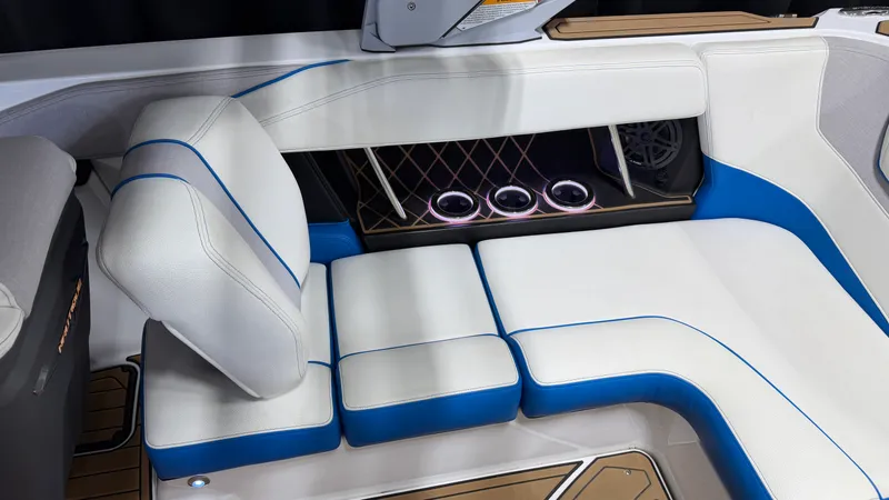 Slide: The Image of Nautique Super Air Nautique GS22 2021 - 23