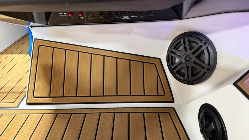 Slide: The Image of Nautique Super Air Nautique GS22 2021 - 61