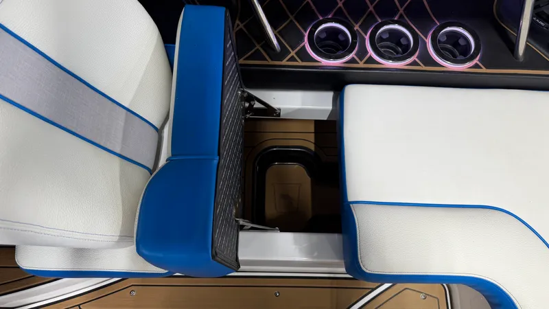 Slide: The Image of Nautique Super Air Nautique GS22 2021 - 25