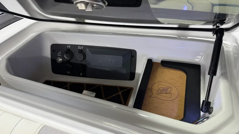 Slide: The Image of Nautique Super Air Nautique GS22 2021 - 50
