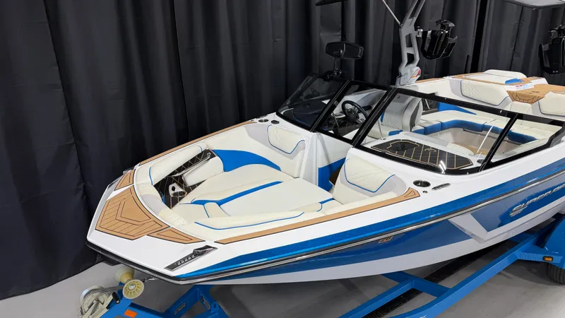 Slide: The Image of Nautique Super Air Nautique GS22 2021 - 4