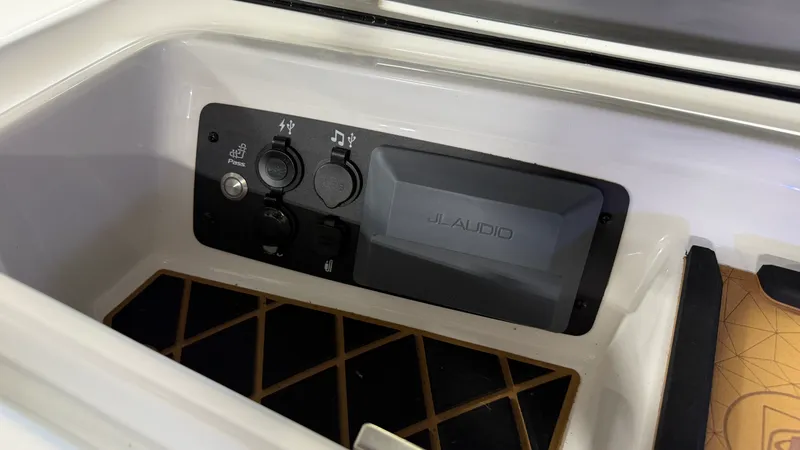 Slide: The Image of Nautique Super Air Nautique GS22 2021 - 51