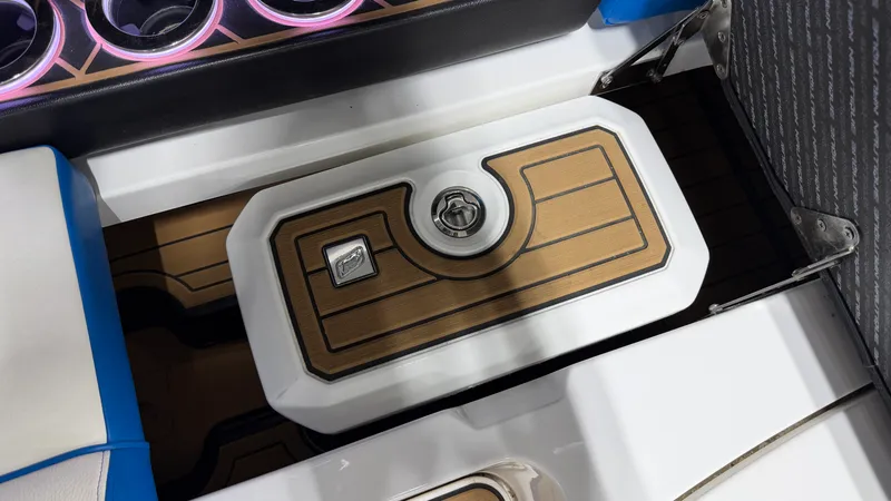 Slide: The Image of Nautique Super Air Nautique GS22 2021 - 30