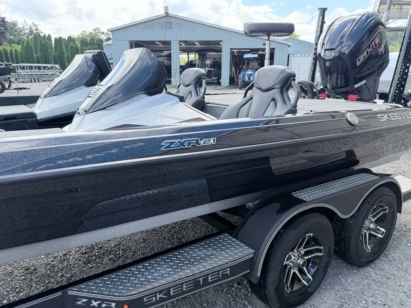Slide: The Image of Skeeter ZXR21 2023 - 6