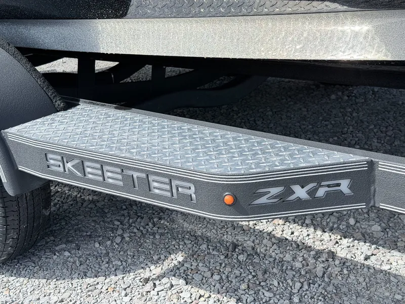 Slide: The Image of Skeeter ZXR21 2023 - 15