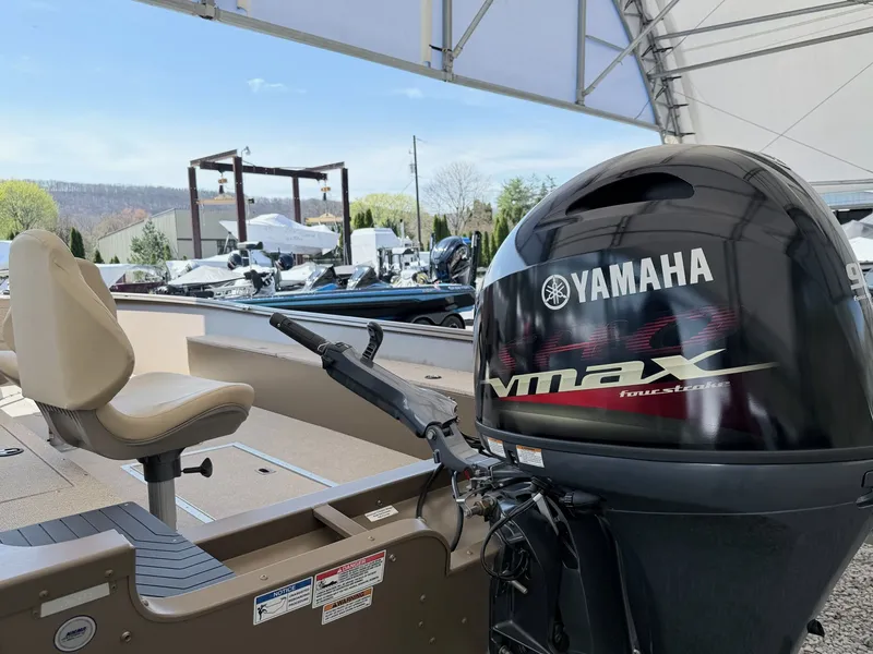 Slide: The Image of Starcraft Freedom 180 Tiller 2023 - 11