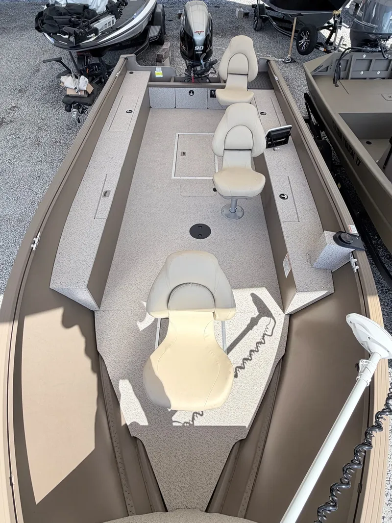 Slide: The Image of Starcraft Freedom 180 Tiller 2023 - 12