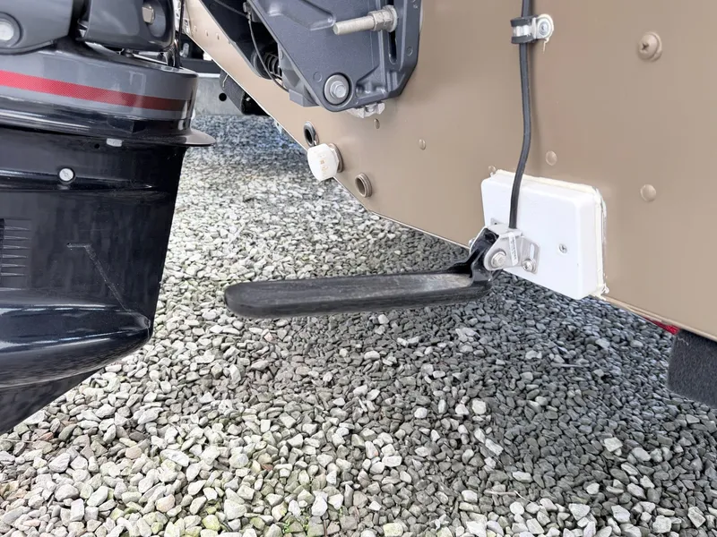 Slide: The Image of Starcraft Freedom 180 Tiller 2023 - 14