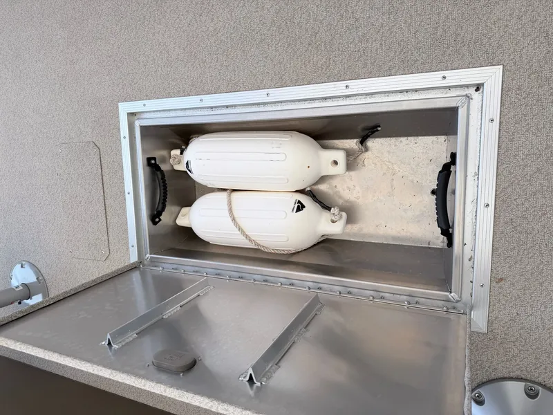 Slide: The Image of Starcraft Freedom 180 Tiller 2023 - 19