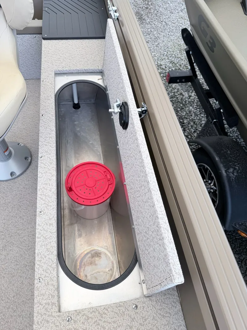 Slide: The Image of Starcraft Freedom 180 Tiller 2023 - 26