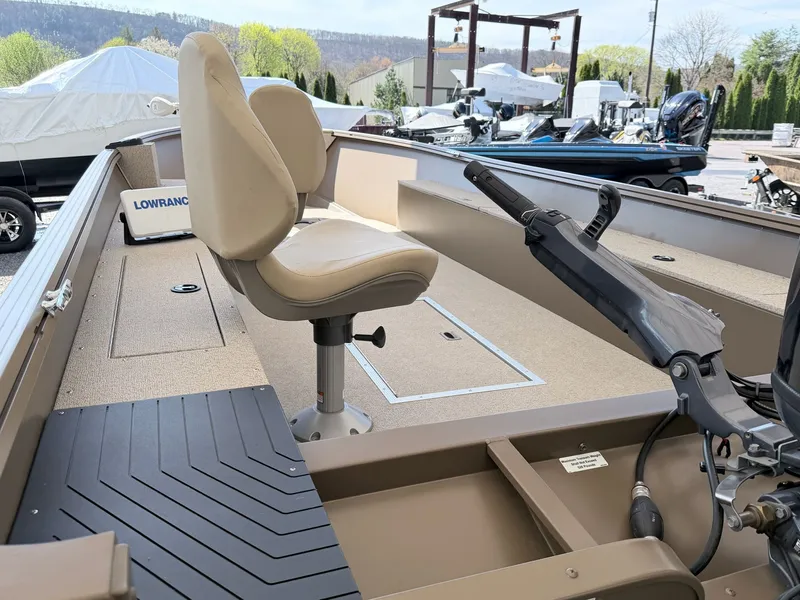 Slide: The Image of Starcraft Freedom 180 Tiller 2023 - 3