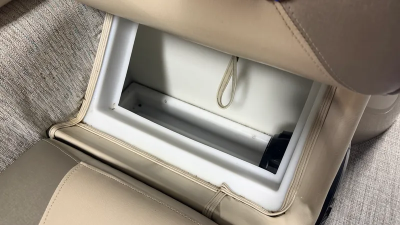 Slide: The Image of Premier 230 SUNSATION 2018 - 19