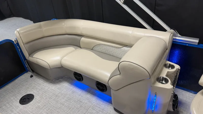 Slide: The Image of Premier 230 SUNSATION 2018 - 66