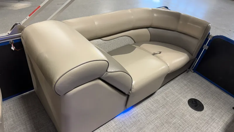 Slide: The Image of Premier 230 SUNSATION 2018 - 58