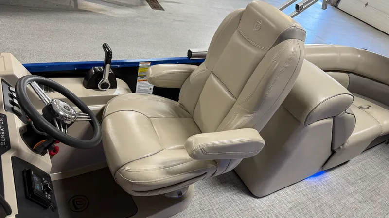 Slide: The Image of Premier 230 SUNSATION 2018 - 43