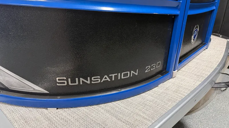 Slide: The Image of Premier 230 SUNSATION 2018 - 10