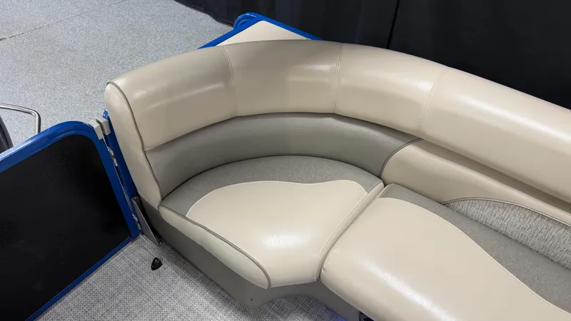 Slide: The Image of Premier 230 SUNSATION 2018 - 72