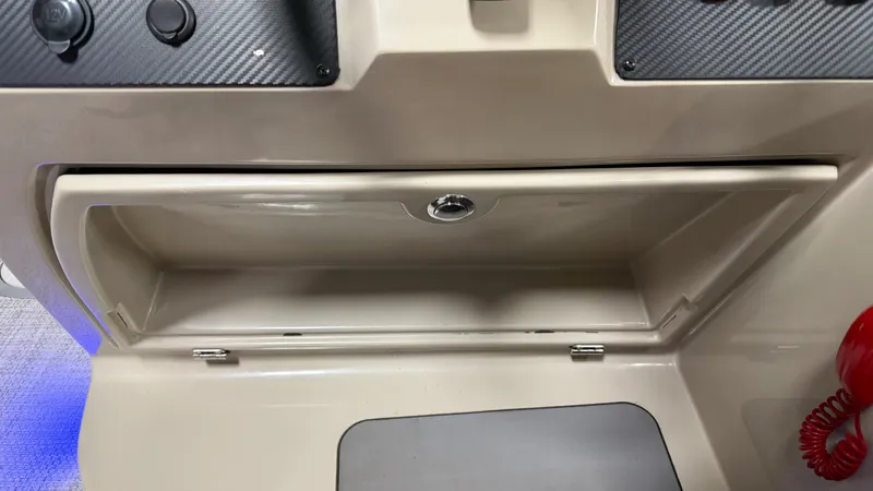 Slide: The Image of Premier 230 SUNSATION 2018 - 50