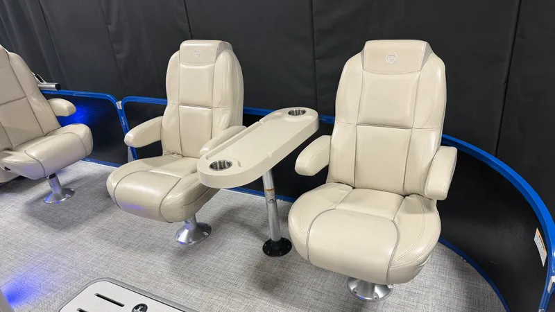 Slide: The Image of Premier 230 SUNSATION 2018 - 27