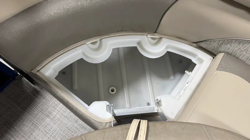Slide: The Image of Premier 230 SUNSATION 2018 - 14