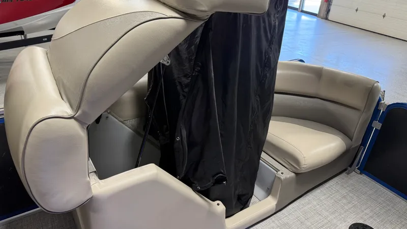 Slide: The Image of Premier 230 SUNSATION 2018 - 59