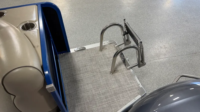 Slide: The Image of Premier 230 SUNSATION 2018 - 80