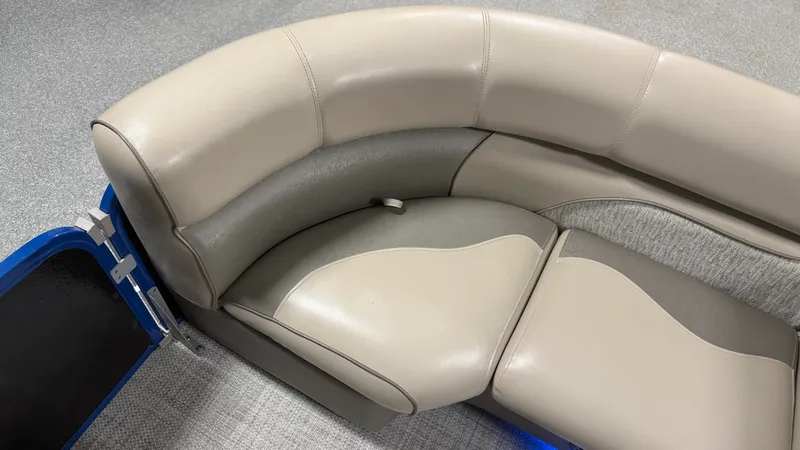 Slide: The Image of Premier 230 SUNSATION 2018 - 13