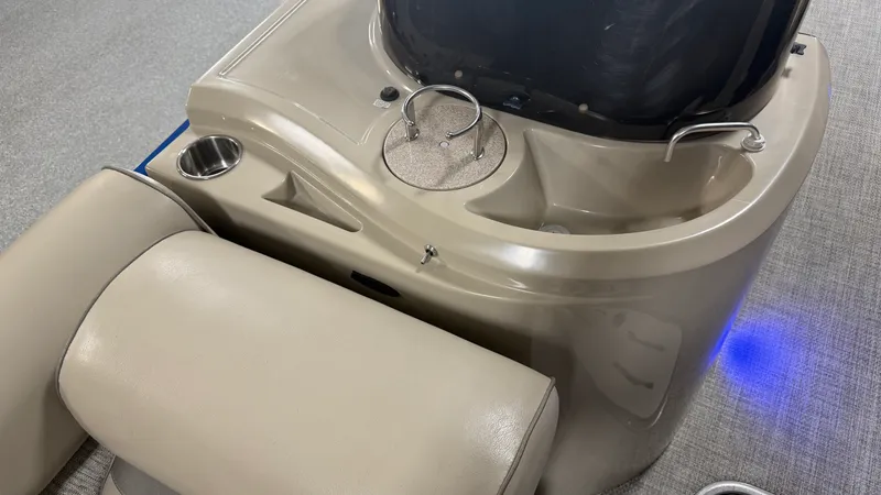 Slide: The Image of Premier 230 SUNSATION 2018 - 21