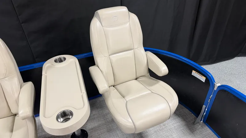 Slide: The Image of Premier 230 SUNSATION 2018 - 28