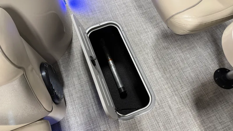 Slide: The Image of Premier 230 SUNSATION 2018 - 35