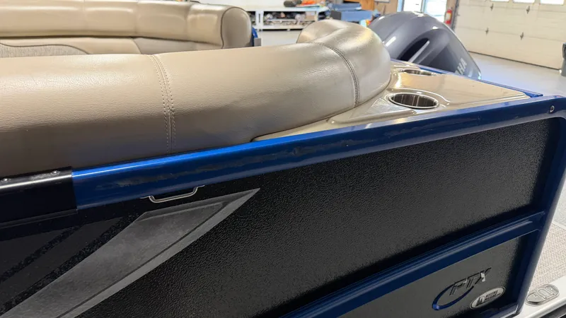 Slide: The Image of Premier 230 SUNSATION 2018 - 92